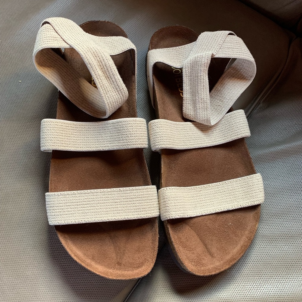 White Mountain Harlequin Sandals size 11